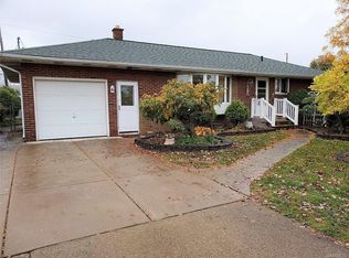 6 Dennis Ln, Cheektowaga, NY 14227