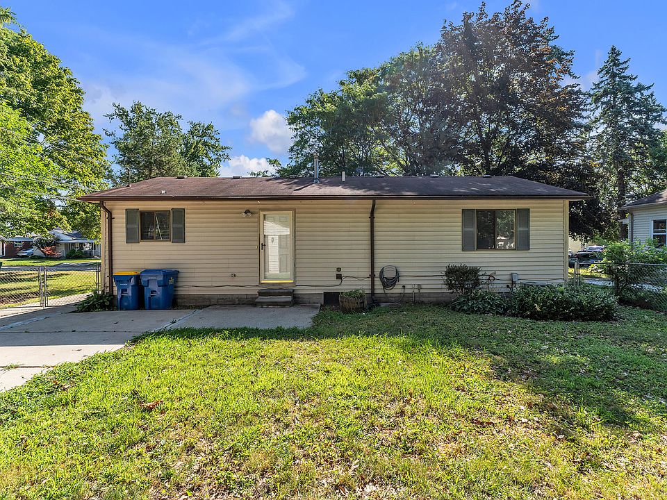 24533 Grove Ave, photo 30