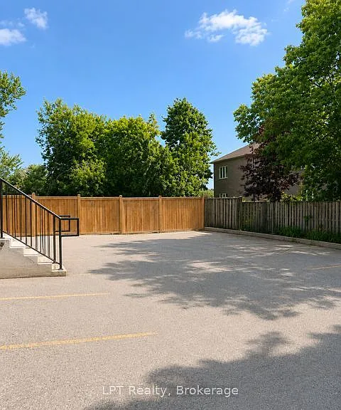208 Centre St S #201 — Photo 13