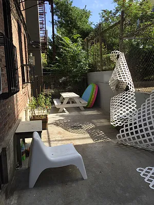 Rented by Grand & Co. | media 27