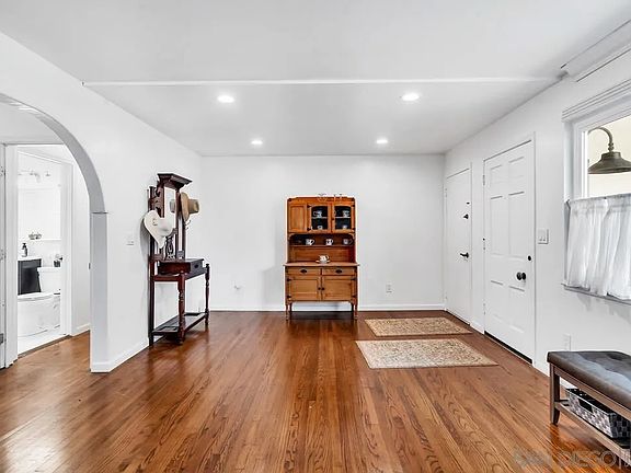 3rd image of 7712-14 Peacock Dr