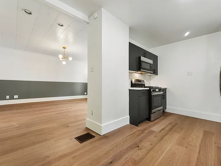 3317 Hill St — Photo 15