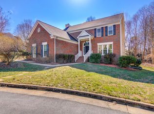 5501 Turtle Cove Ct, Greensboro, NC 27410
