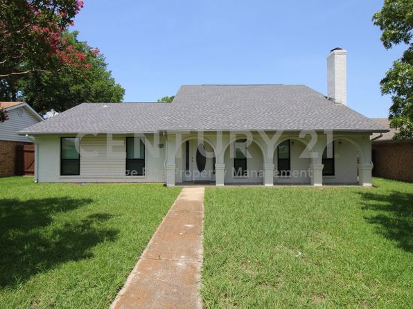 2805 Meadow Park Dr
