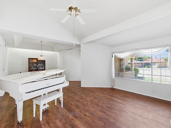 4th image of 9700 Willow Oak Ct