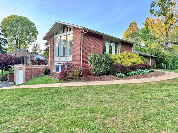 2101 Royal Oak Cir, Lynchburg, VA 24503