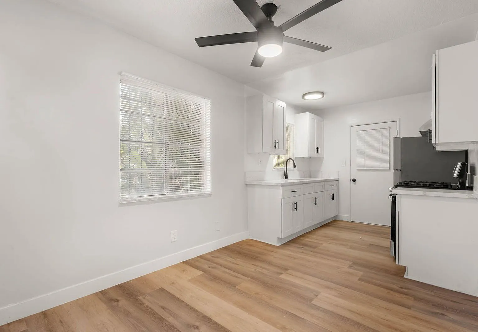 1 bed, 1.0 bath, 675 sqft, $1,569 — Photo 4