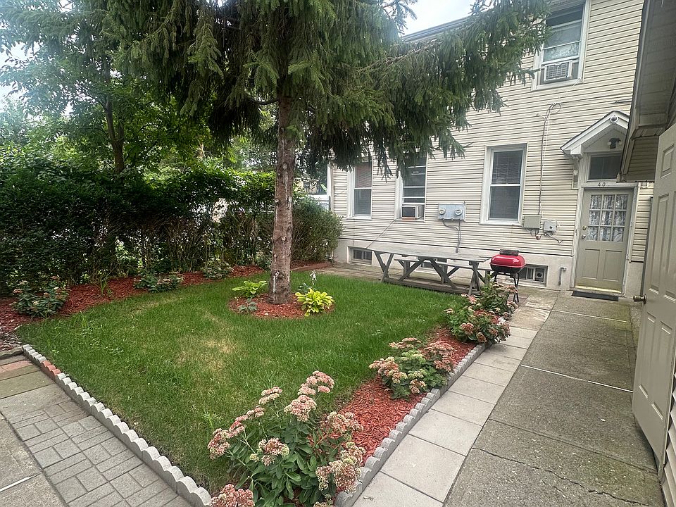 1st image of 406 River Dr