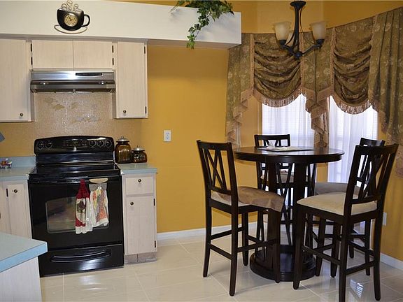5th image of 13412 Silvercreek Dr