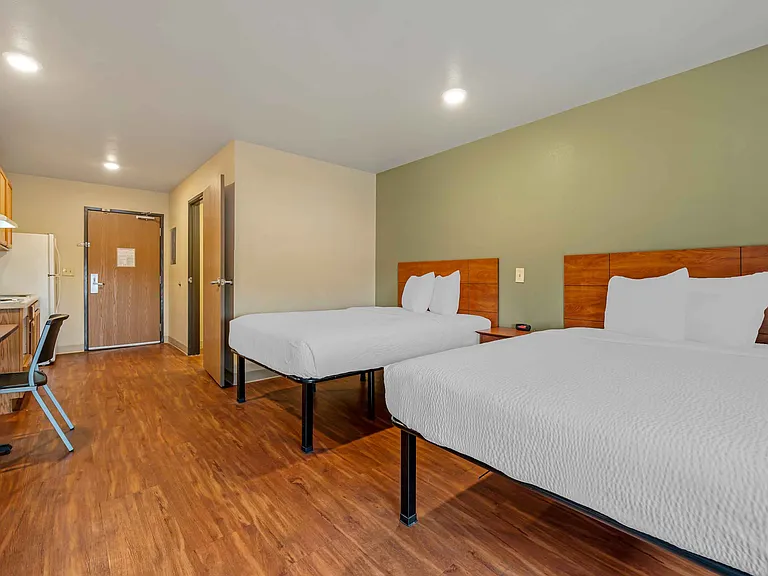 Studio Suite - 2 Full Beds