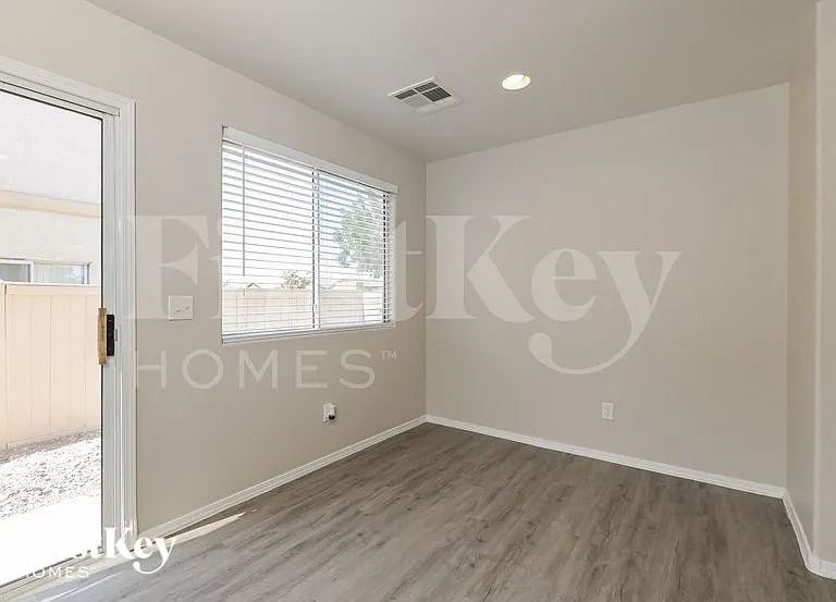 996 Valetta Flat Ave — Photo 5