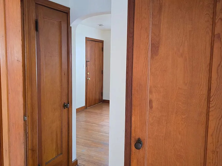 5515-5519 W Martin Dr — Photo 13