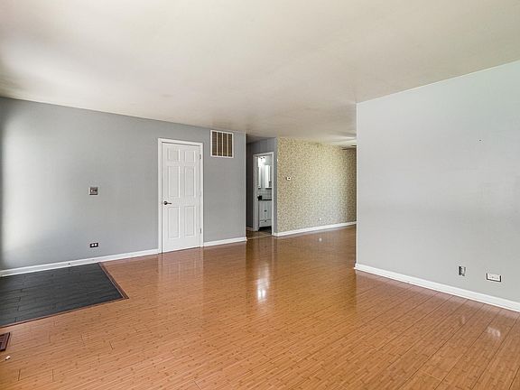 3rd image of 775 Voyager Dr