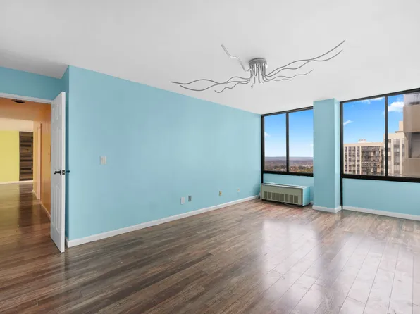 200 Winston Drive image 17 of 28