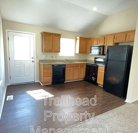 5th image of 18231 E 12th Ter N