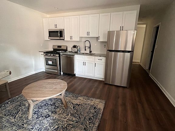 3rd image of 190 Littleton Ave #2