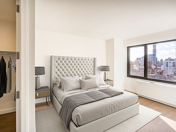 5th image of 220 E 72nd St APT 15A