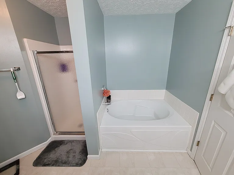 335 Thompson Dr — Photo 7