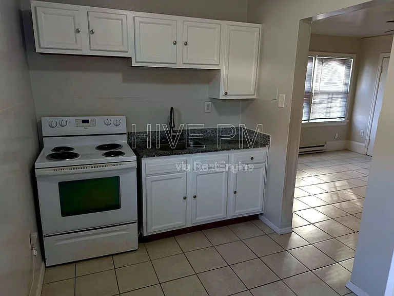 2108 Auburn Ave #4 — Photo 3