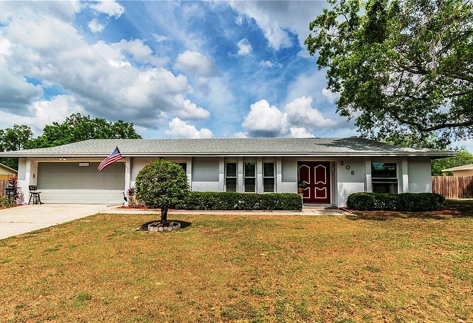 1st image of 308 Greenwoods Ln