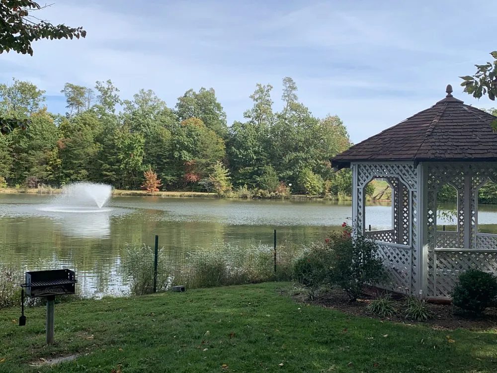 1720 Lake Shore Crest Dr — Photo 2