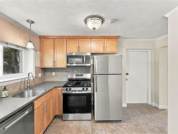 5th image of 2 Main St #4