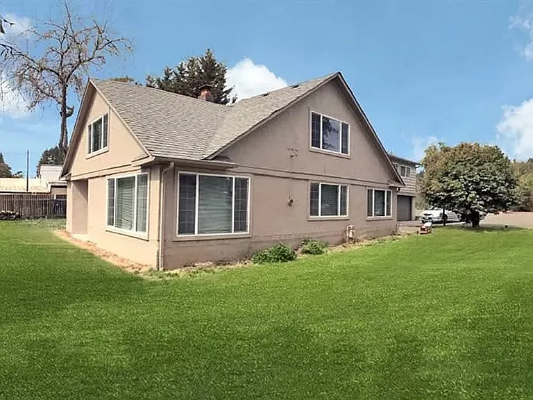 7020 SW Country Club Dr — Photo 2