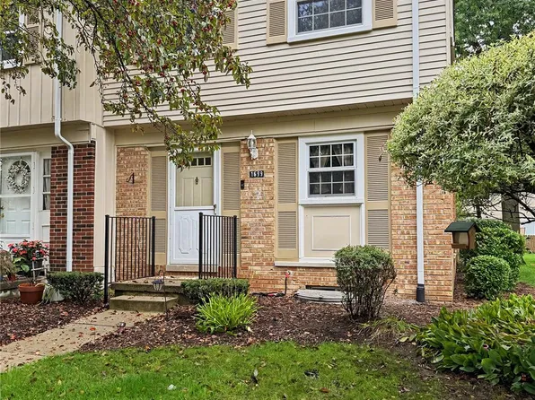 1699 Brentwood Dr, Troy, MI 48098