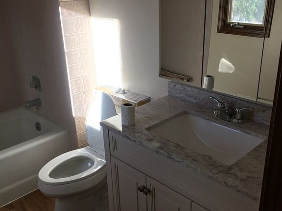 4th image of 2702 Bratton Way