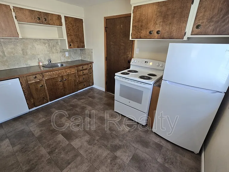 5227 N Crestline St — Photo 5