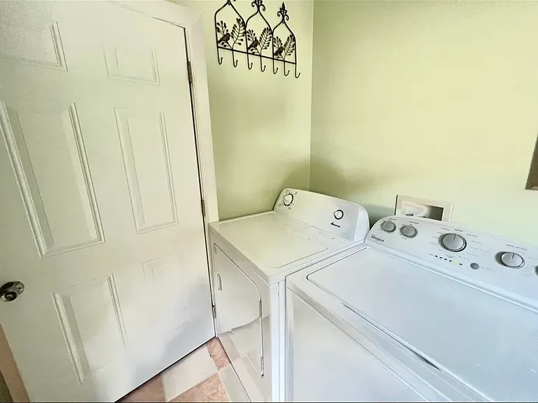 9952 Friendship Rd — Photo 10