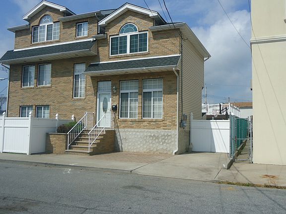3rd image of 20 Balfour St