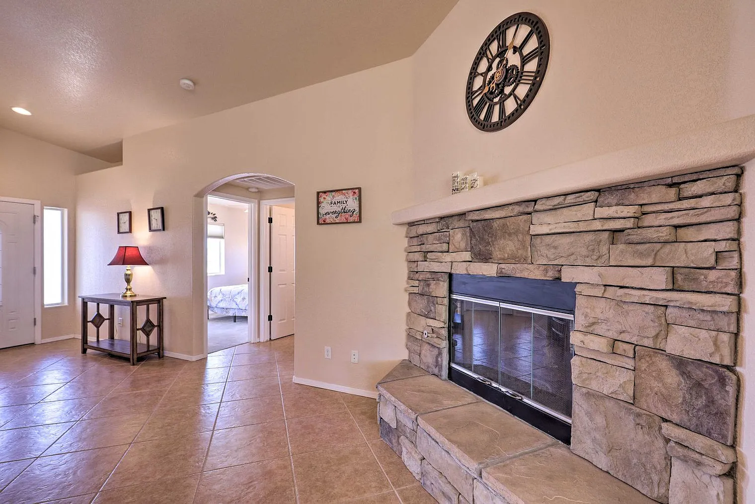 3 bed, 2.0 bath, 1399 sqft, $3,465 — Photo 4