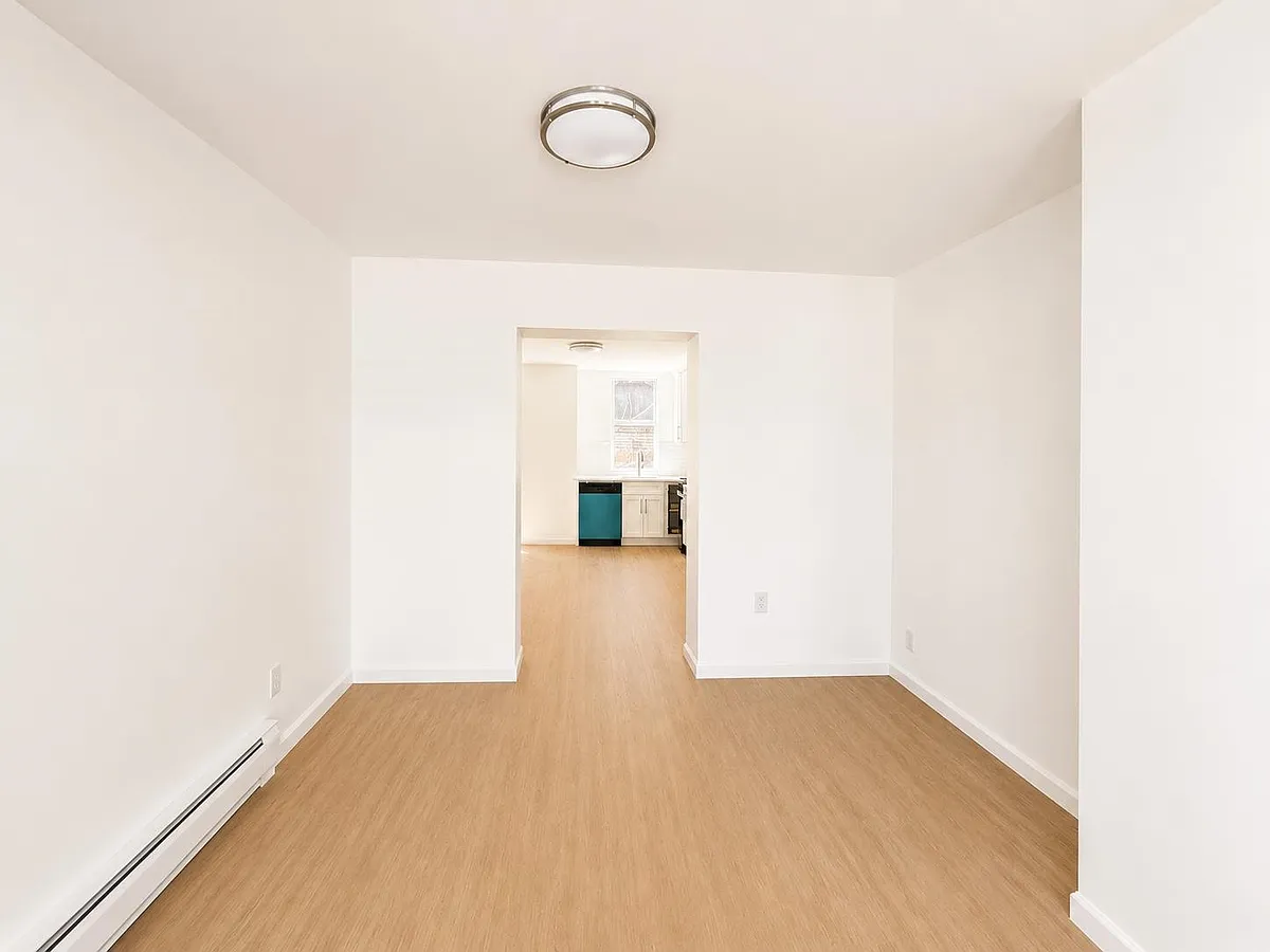 Photo 2 of 12 - 521 Mercer St #2 - Jersey City, NJ Building Photo - 521 Mercer St #2