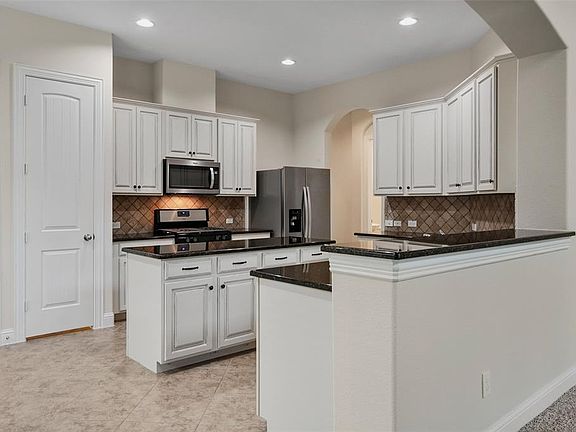 4th image of 22421 Pomina St