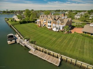 13 River Edge Dr, Rumson, NJ 07760