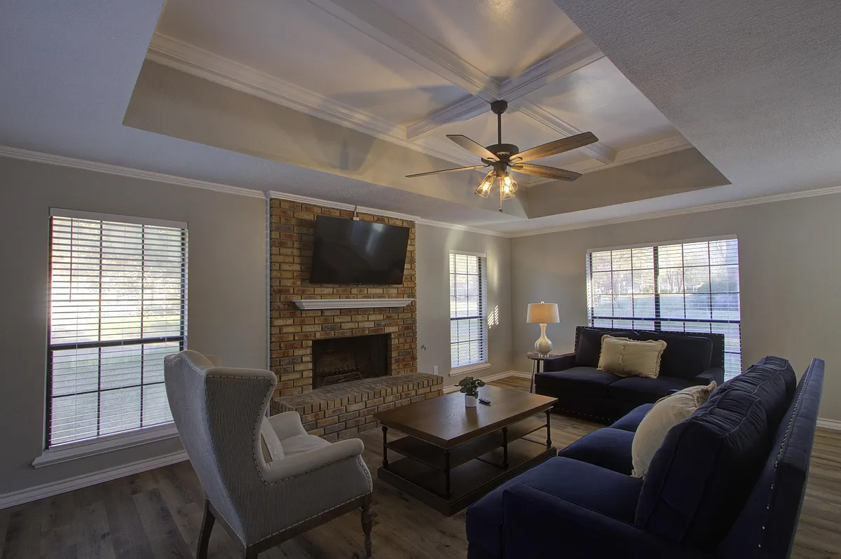 Building Photo - 5805 Sidney Dr #A-1