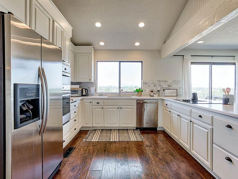 466 Woodcliff Dr #1 — Photo 8