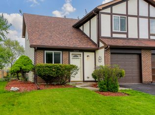 3320 Fox Hill Rd, Aurora, IL 60504