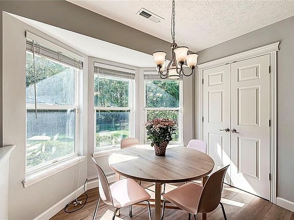 5th image of 6265 Saddletree Dr
