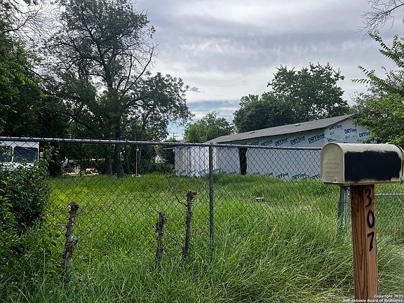 3rd image of 307 S San Bernardo LOT 33