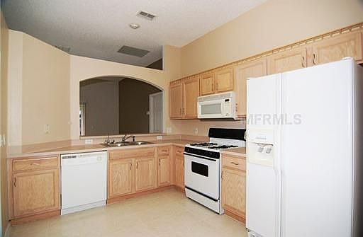 2nd image of 331 Heritage Estates Ln