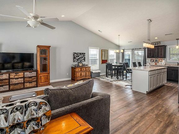 5th image of 11401 Scottsdale Ct