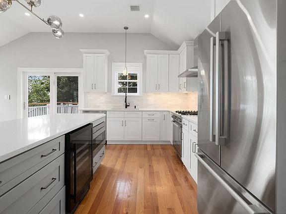2nd image of 25 Locust St #2
