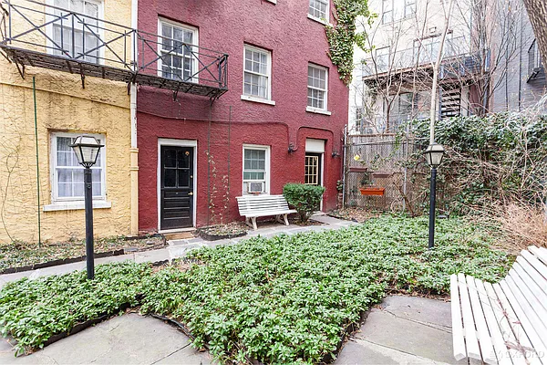 Rented by Oxford Property Group | media 25