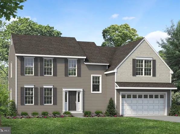 162 Petrelia Dr, Honey Brook, PA 19344