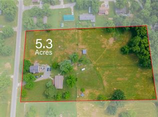 220 S County Line Rd, Windsor, MO 65360