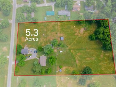220 S County Line Rd, Windsor, MO, 65360