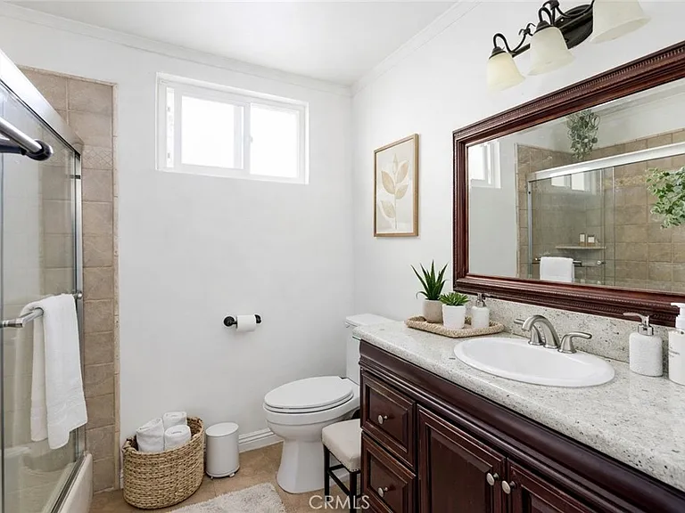 7044 White Oak Ave — Photo 6