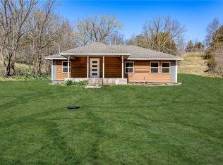 4091 Bear Hollow Rd, Pineville, MO 64856